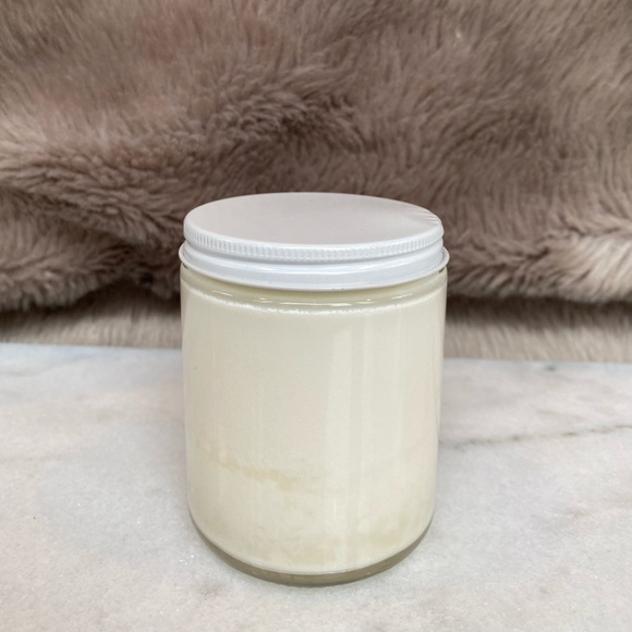 Vanilla Bean Soy Wax Candle - Picture 7 of 8